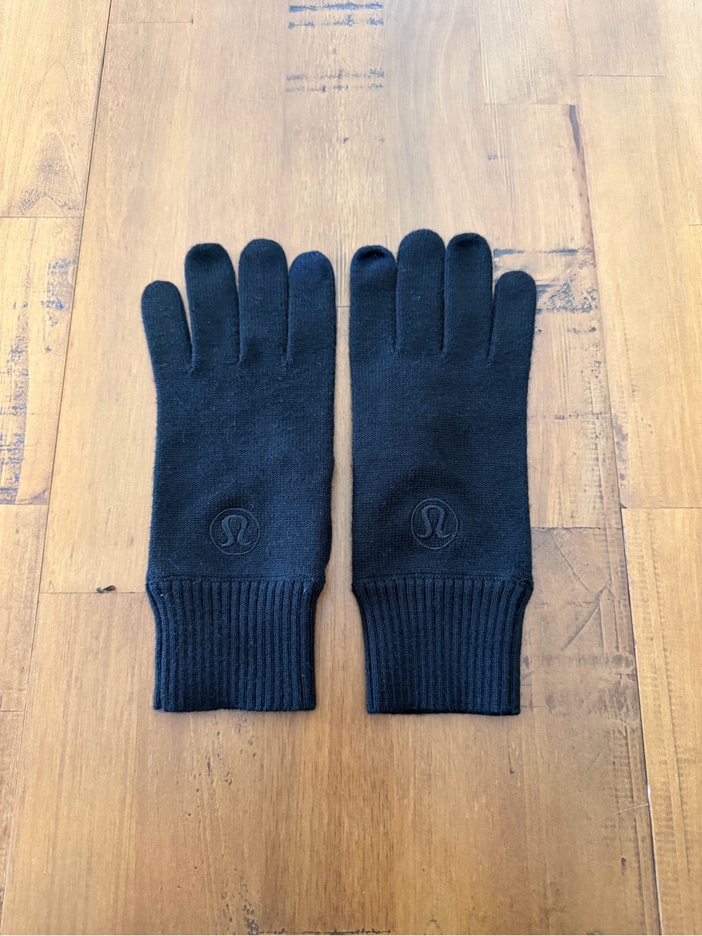 lululemon athletica Women’s Black Knit Gloves